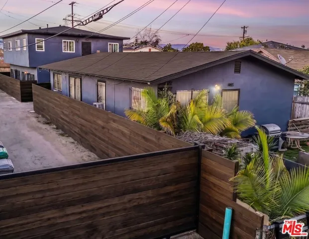 945 W 76th Street, Los Angeles, California 90044