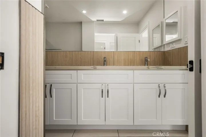 Unit A. Approx 1400 sqft