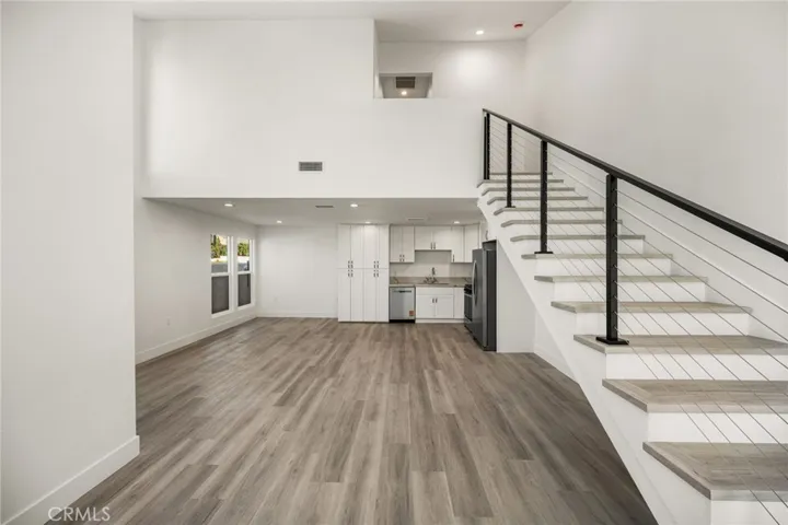 Unit B. Approx 1200 sqft