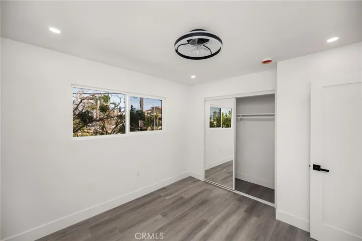 Unit B. Approx 1200 sqft