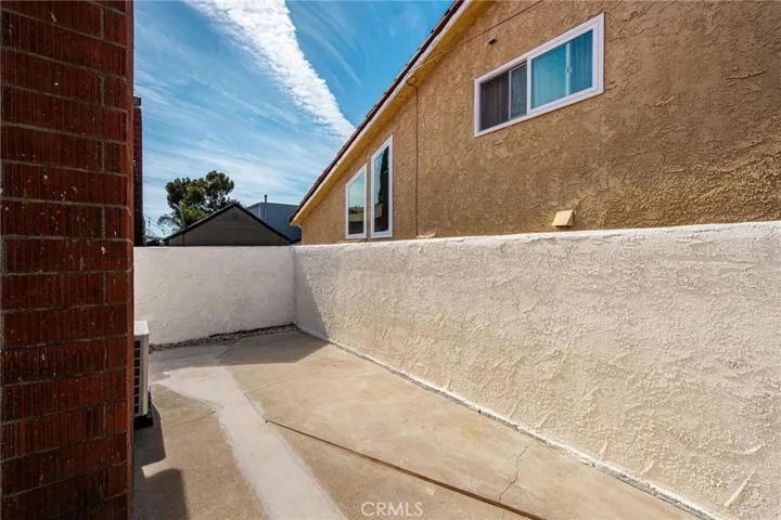 Unit A. Approx 1400 sqft