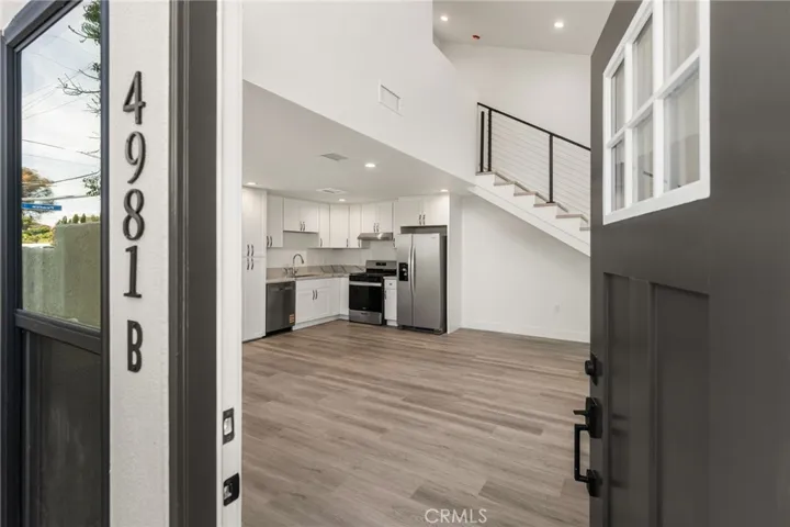 Unit B. Approx 1200 sqft