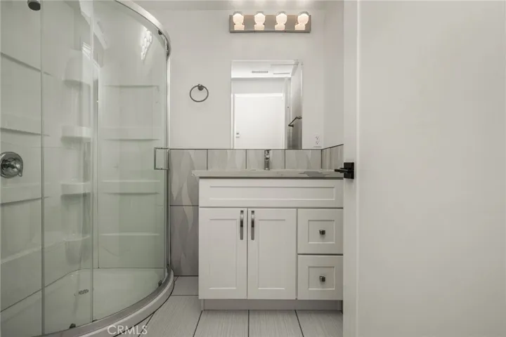 Unit C. Approx 500 sqft