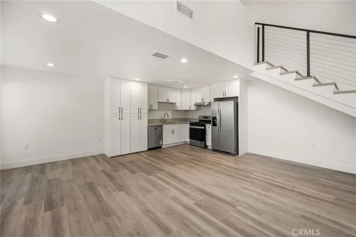 Unit B. Approx 1200 sqft