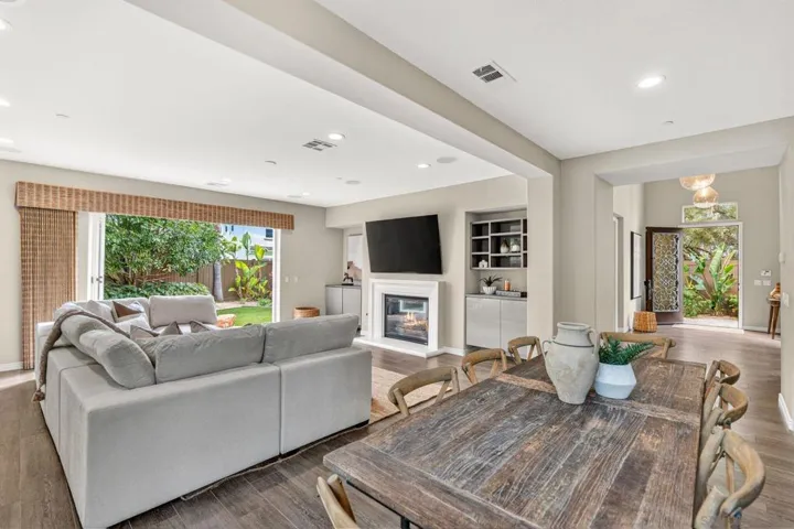 817 Dolphin, Encinitas, California 92024