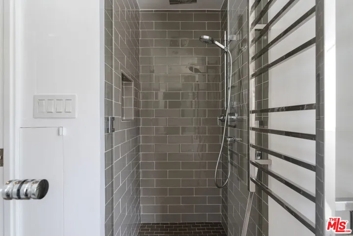 6225 S Corning Avenue, Los Angeles, California 90056