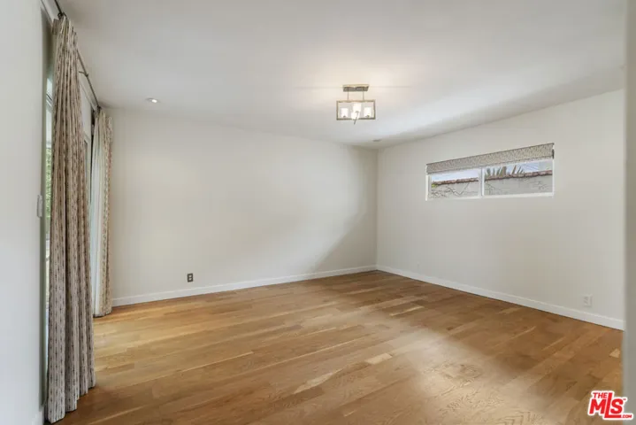 6225 S Corning Avenue, Los Angeles, California 90056