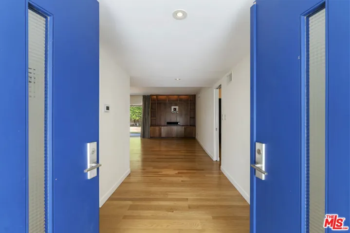 6225 S Corning Avenue, Los Angeles, California 90056
