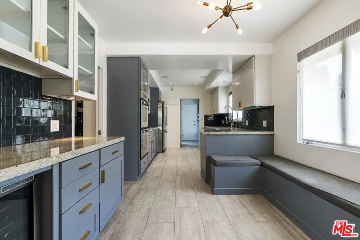 6225 S Corning Avenue, Los Angeles, California 90056