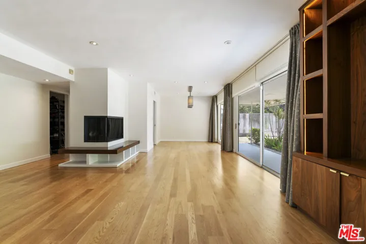 6225 S Corning Avenue, Los Angeles, California 90056