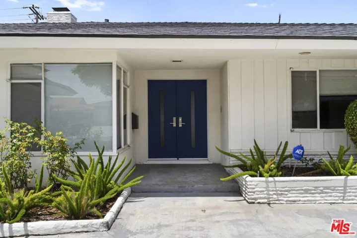 6225 S Corning Avenue, Los Angeles, California 90056