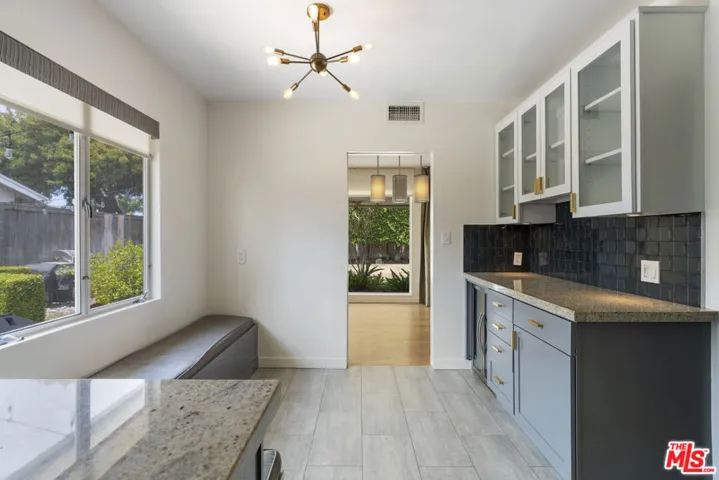6225 S Corning Avenue, Los Angeles, California 90056