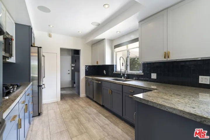 6225 S Corning Avenue, Los Angeles, California 90056