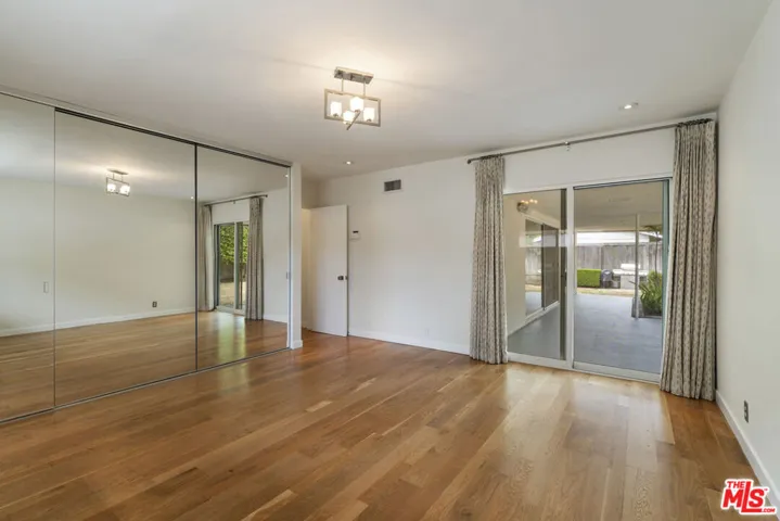 6225 S Corning Avenue, Los Angeles, California 90056