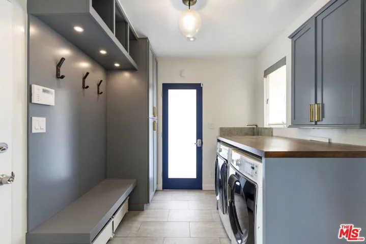 6225 S Corning Avenue, Los Angeles, California 90056