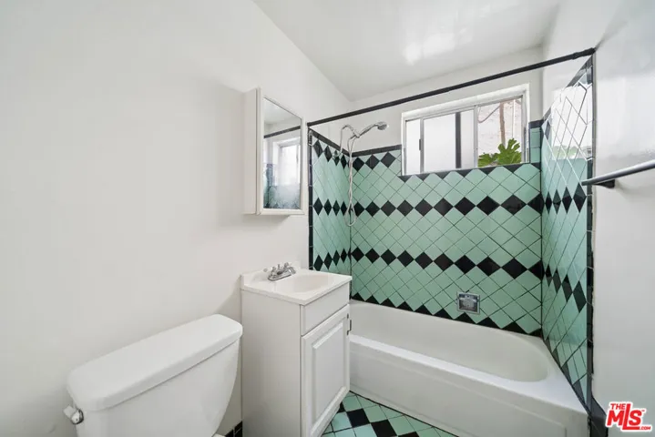 153 S Crescent Drive 3, Beverly Hills, California 90212