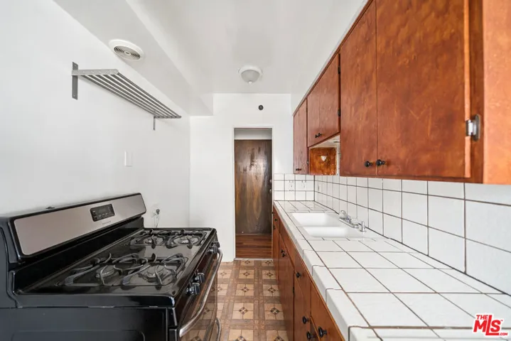 153 S Crescent Drive 3, Beverly Hills, California 90212