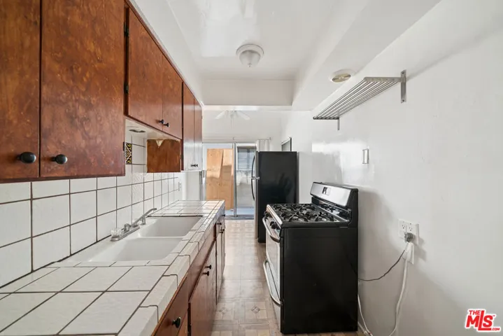 153 S Crescent Drive 3, Beverly Hills, California 90212