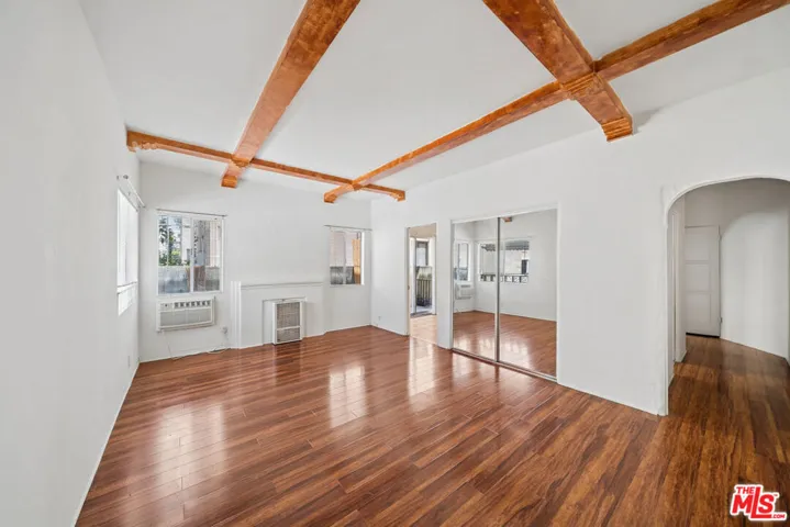153 S Crescent Drive 3, Beverly Hills, California 90212