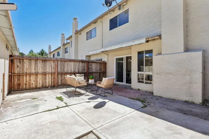 16 Greenview Lane, Richmond, California 94803