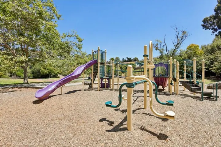 16 Greenview Lane, Richmond, California 94803