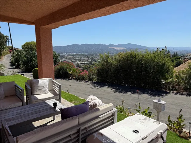 1606 Glenmont Drive, Glendale, California 91207