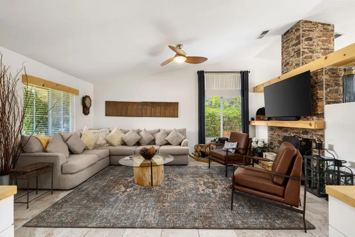 12-web-or-mls-JMPaseo_OPMG_0726_012