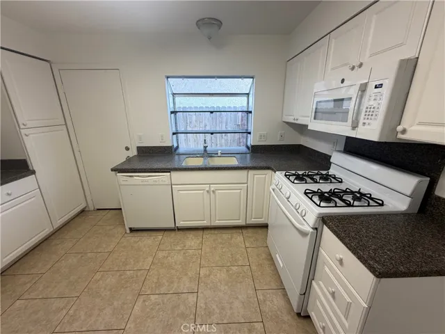 117 Evergreen Place, Perris, California 92571
