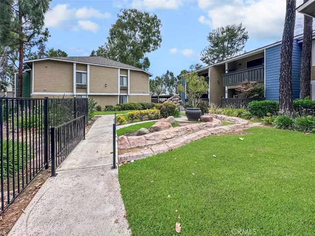 3535 Banbury 108, Riverside, California 92505