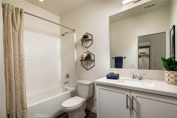 Model home-primary 2 bath