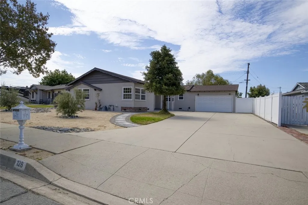 128 W Gaillard St