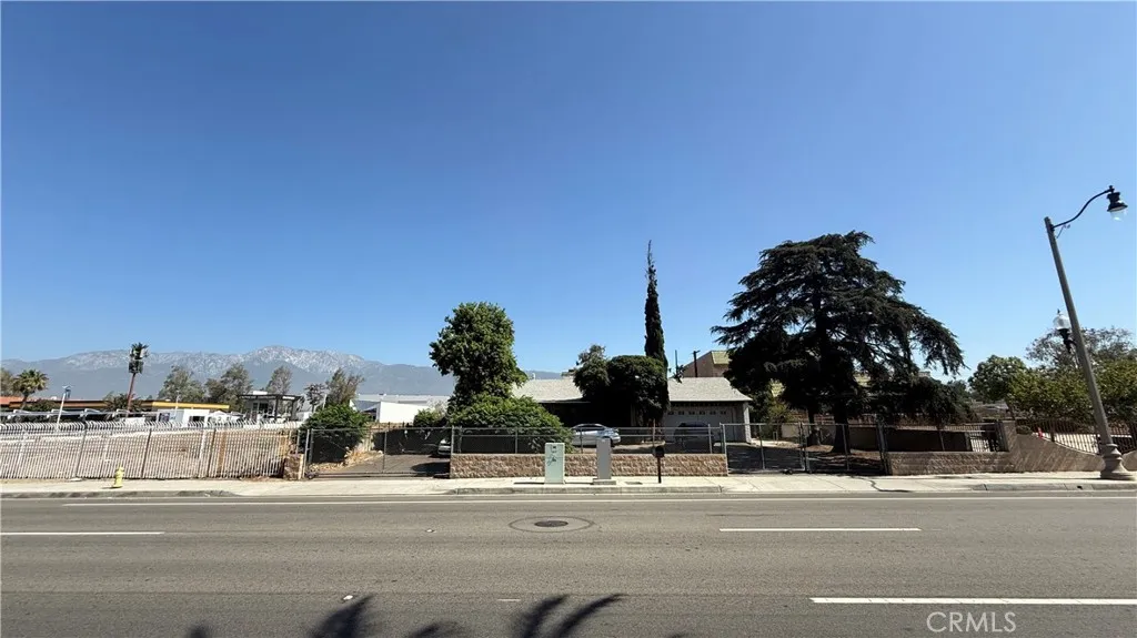 14596 Foothill, Fontana, California 92335 — photo 5