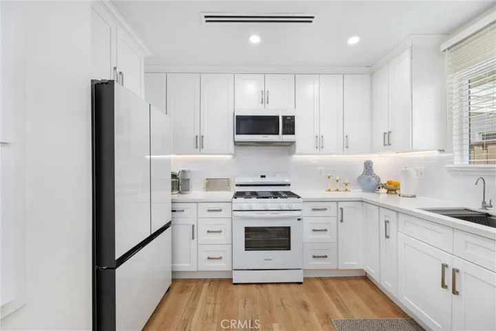 8416 Rhea Avenue, Northridge, California 91324