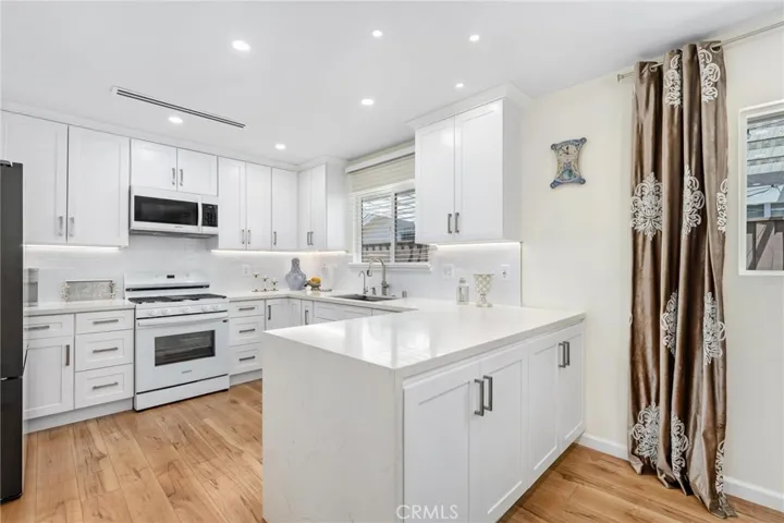 8416 Rhea Avenue, Northridge, California 91324