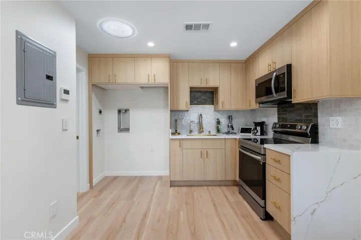 8416 Rhea Avenue, Northridge, California 91324