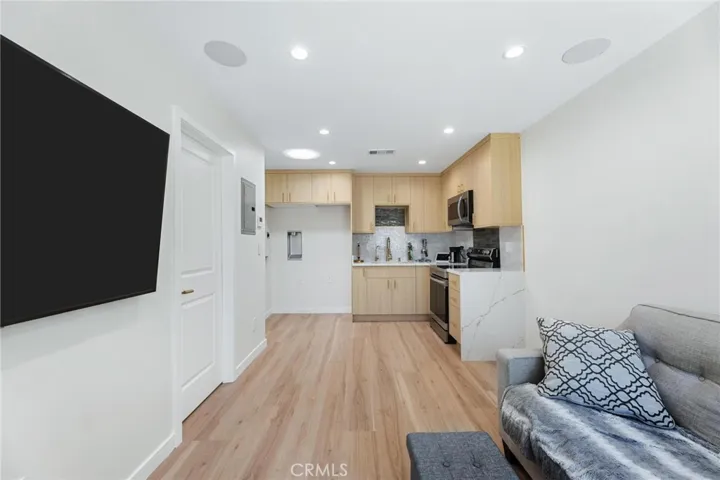 8416 Rhea Avenue, Northridge, California 91324