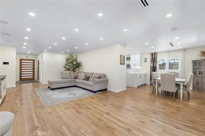 8416 Rhea Avenue, Northridge, California 91324