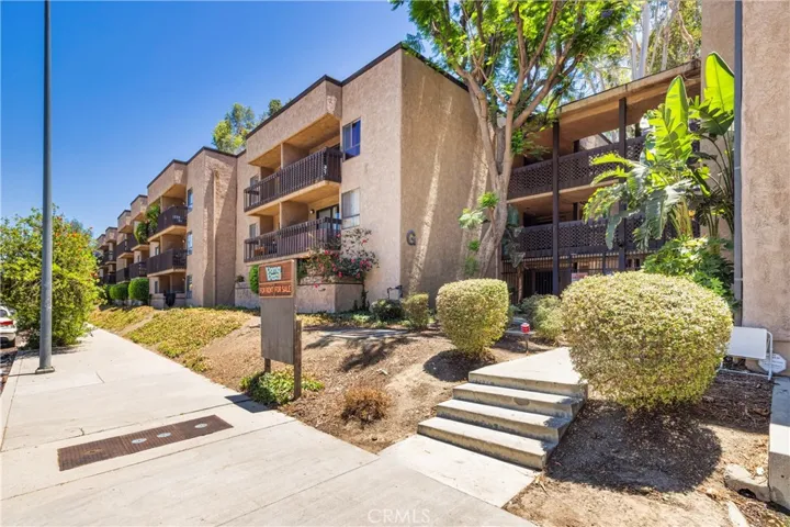 Welcome to Warner West, a gated community in the heart of Warner Center.
