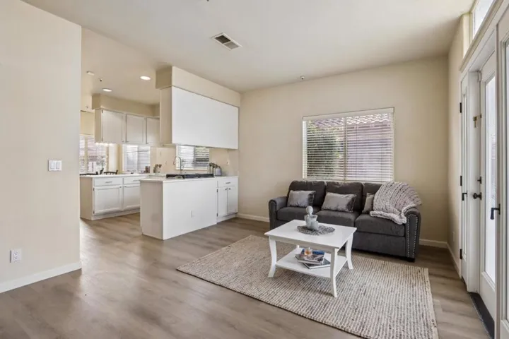 949 Nantucket Boulevard 9, Salinas, California 93906
