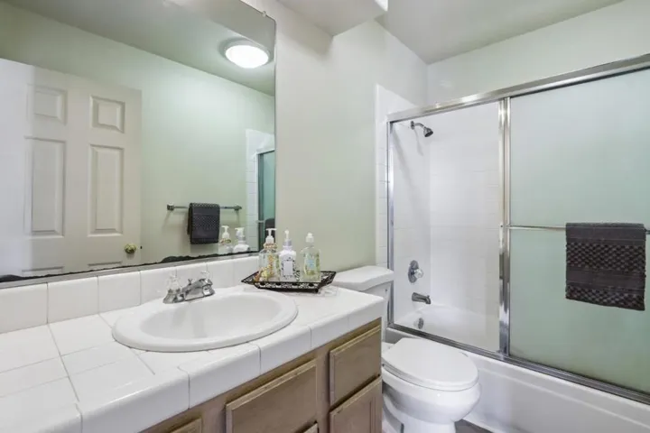 949 Nantucket Boulevard 9, Salinas, California 93906