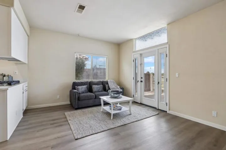 949 Nantucket Boulevard 9, Salinas, California 93906