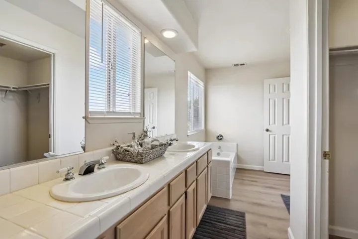 949 Nantucket Boulevard 9, Salinas, California 93906