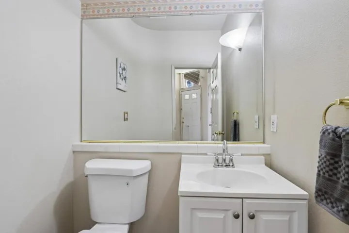 949 Nantucket Boulevard 9, Salinas, California 93906