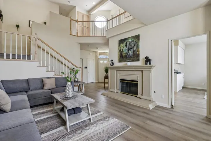 949 Nantucket Boulevard 9, Salinas, California 93906