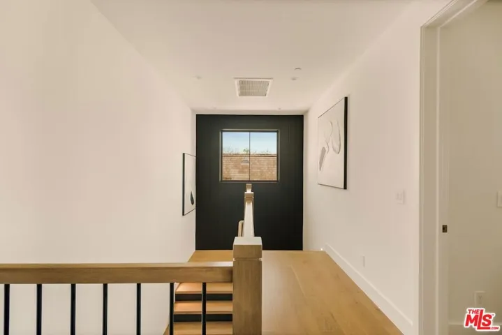 4261 Denny Avenue, Toluca Lake, California 91602