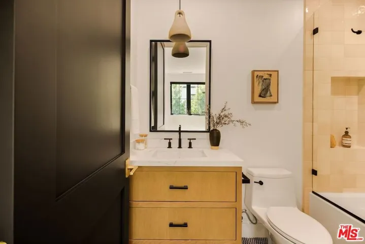4261 Denny Avenue, Toluca Lake, California 91602