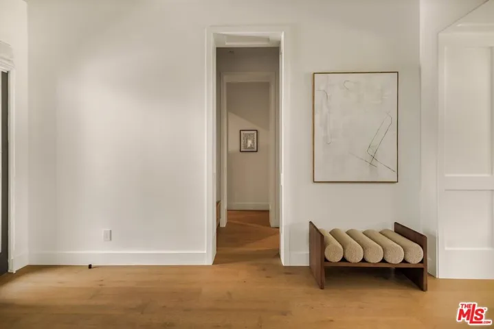 4261 Denny Avenue, Toluca Lake, California 91602