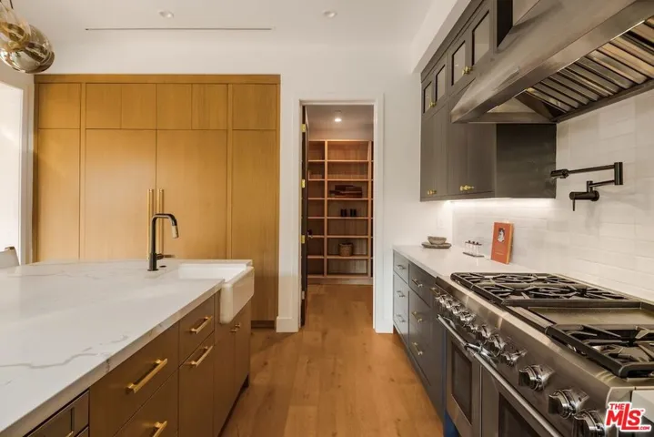 4261 Denny Avenue, Toluca Lake, California 91602