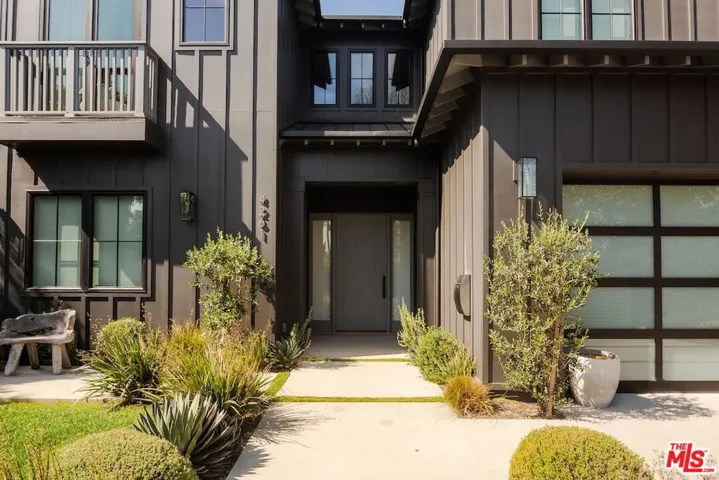 4261 Denny Avenue, Toluca Lake, California 91602