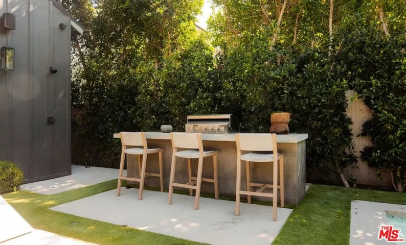 4261 Denny Avenue, Toluca Lake, California 91602
